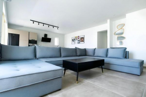 Mairyloy city luxury apartment